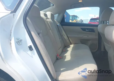 2015 Nissan Altima 2.5 S z USA, uszkodzony, nr VIN 1N4AL3AP4FC270774